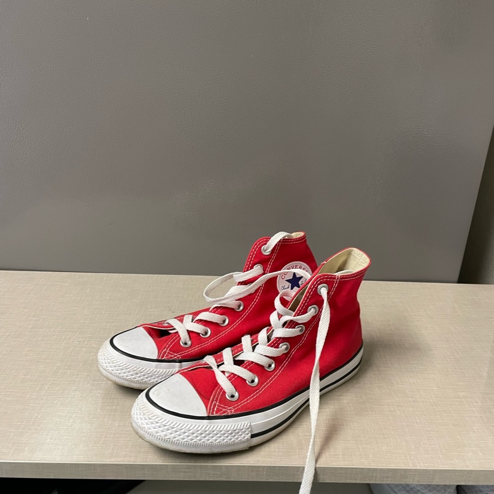 Converse high tops red. Worn a few times. Size 7 women’s.